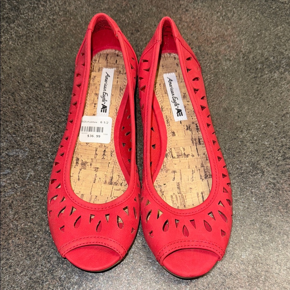 American Eagle Outfitters Cutout Peep Toe Ballet Flats in coral Red NWT